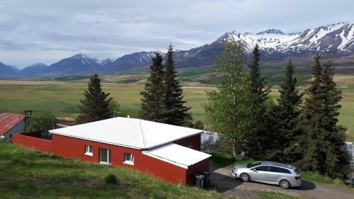 Br�nalaug Guesthouse - Holiday Home
