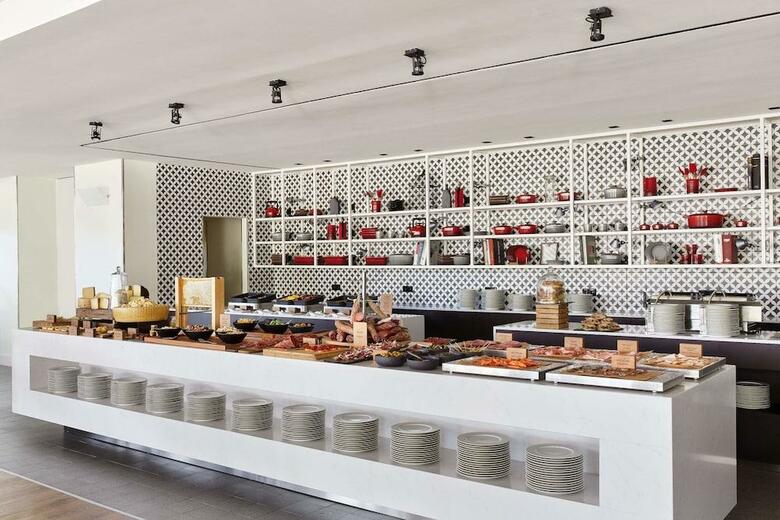 Hotel Arts