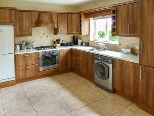 56 Beechwood Park, Convoy