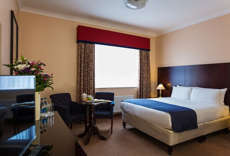 Sheldon Park Hotel And Leisure Club