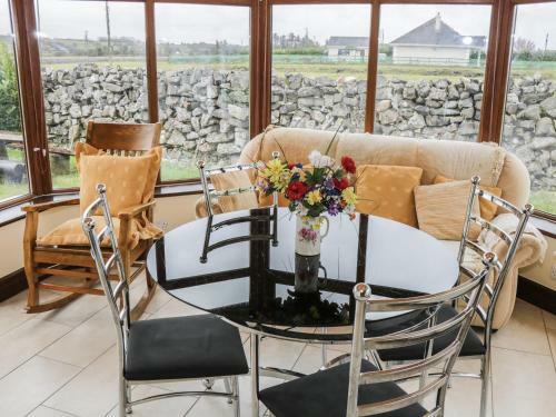 A Country View Cottage, Turloughmore