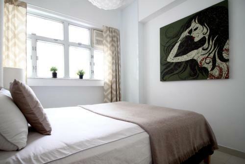 Large Boutique Style Apartment - Upper House