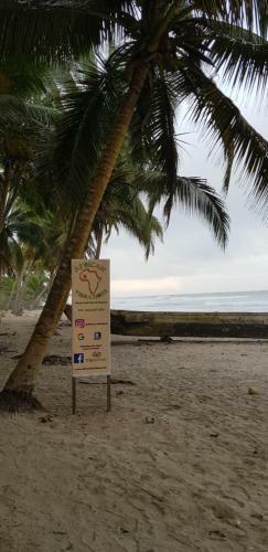 Hostal African Vibrations Beach Resort