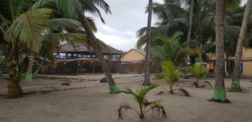 Hostal African Vibrations Beach Resort