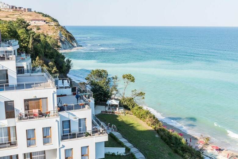 Byala Vista Cliff Apartments
