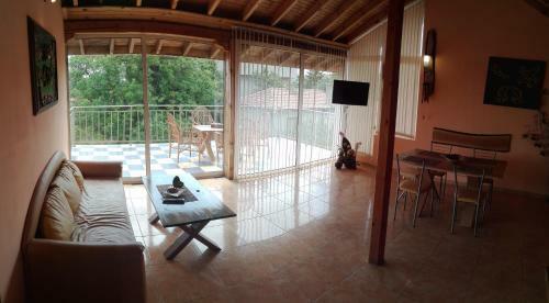 Hostal Eleonor Guest House