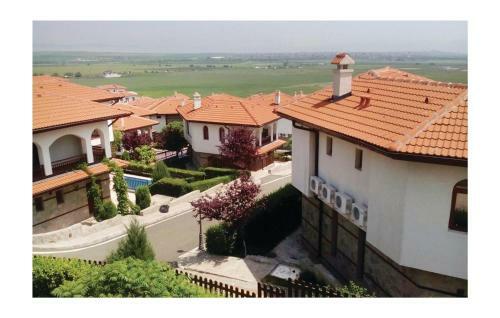 Three-bedroom Holiday Home In Kableshkovo