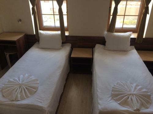 Hostal Guesthouse And Bakery Katrin