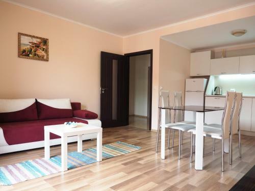 Al Rial Beach Apartments