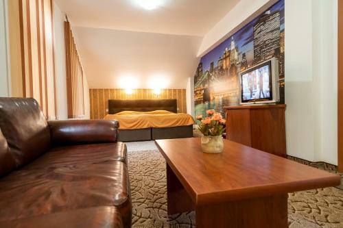Bryasta Hotel & Restaurant