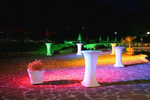 Bryasta Hotel & Restaurant