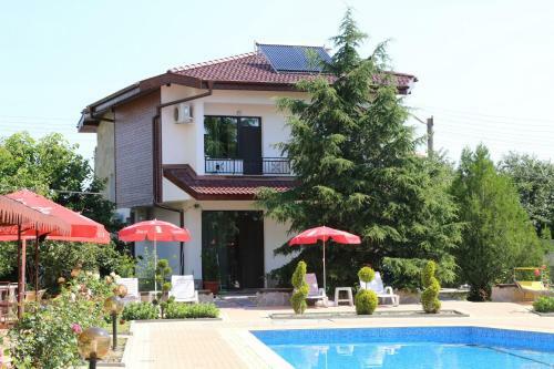 Hostal Complex Trakite