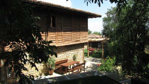 Hostal Kenara Guest House
