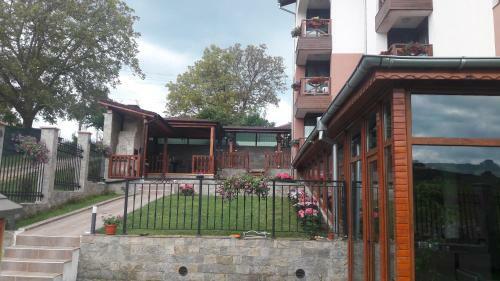 Hostal Lakata Guest House