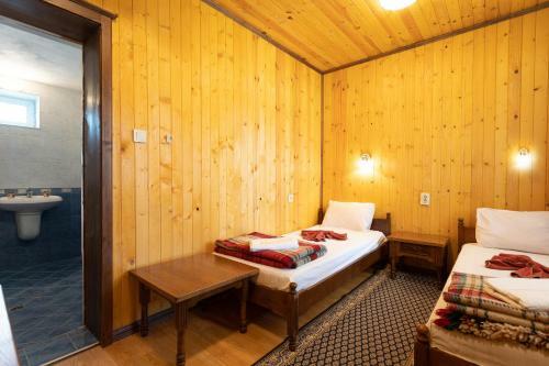 Holiday Village Apriltsi