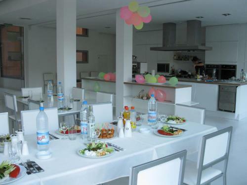 Family Hotel The Body