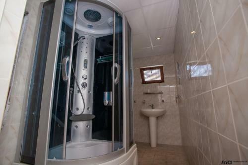 Hostal Semeen Hotel Valdes