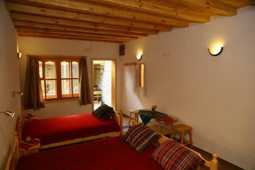 Hostal Pelican Birding Guest House