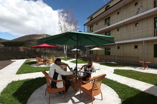 Nairi Hotel
