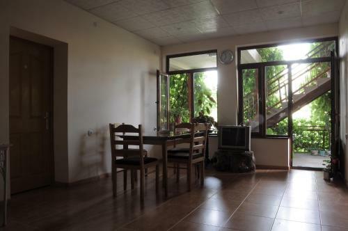 Khachik's B&B