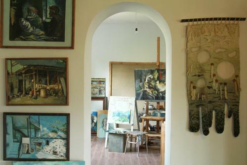 Art Gallery House In Fruit Garden