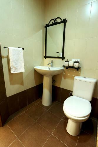 Hostal Daravand Guest House