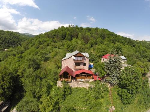Hostal Daravand Guest House