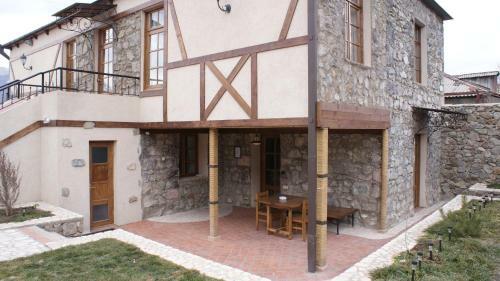 Takht House