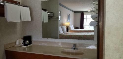 Posada Americas Inn Bardstown