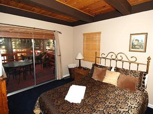 Cape Horn Road Holiday Home