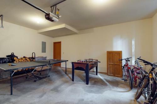 Black Butte Ranch: South Meadow Home Eighty-four