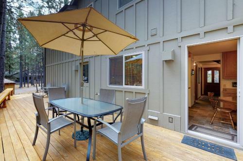 Black Butte Ranch: South Meadow Home Eighty-four