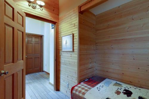 Black Butte Ranch: South Meadow Home Eighty-four