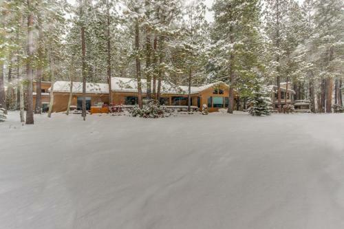 Black Butte Ranch: Grey Owl Getaway On The Greens