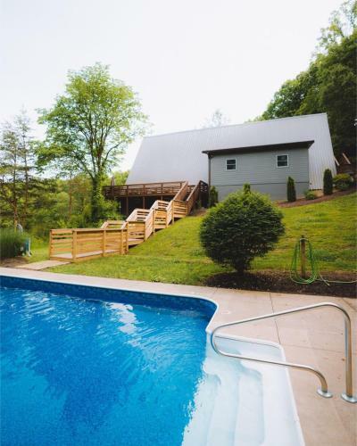 Fallswood Lodge - Hocking Hills Home