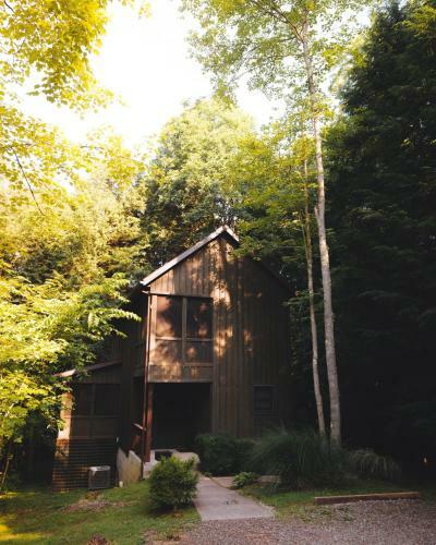Romance In The Ravine - Hocking Hills Cabin