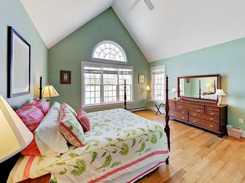 7 Apple Hill Lane Home