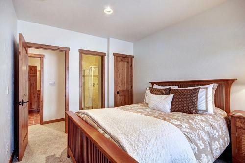 Pine Needle Lodge Home