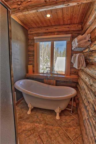 Black Bear Lodge (private Home)