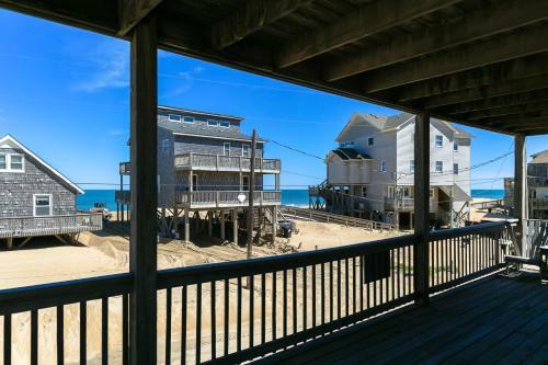 Outer Banks Motel-cape And Tower Cottages
