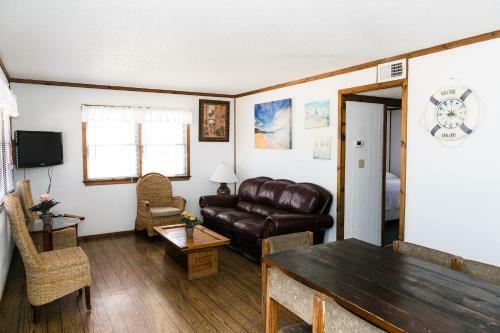 Outer Banks Motel-cape And Tower Cottages