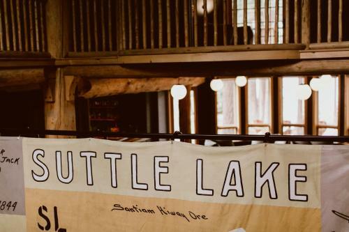 Hotel Suttle Lake & Boathouse