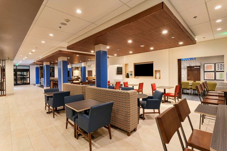 Hotel Holiday Inn Express & Suites - Dodge City