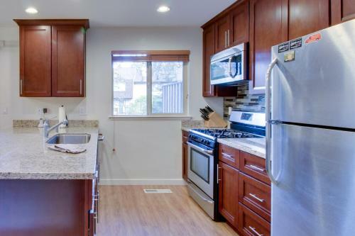 Crystal Waters Townhome