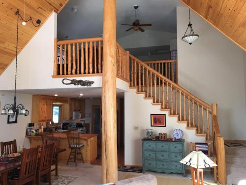 Heinrichs Cabin-4 Bedroom Cabin