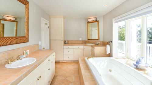Sonoma Valley Vineyard Estate
