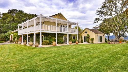 Sonoma Valley Vineyard Estate