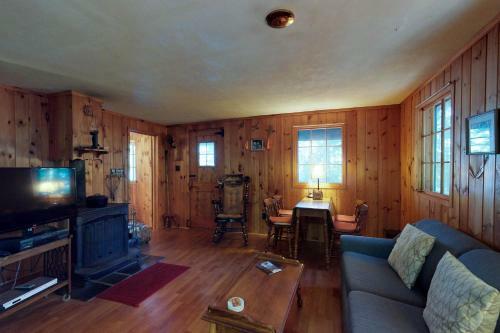 Traditional Maine Cabin