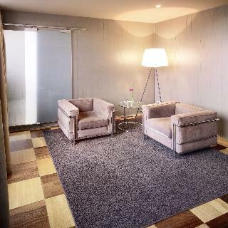 The New Yorker Hotel