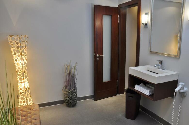 Top City Line Hotel Eggers(.)